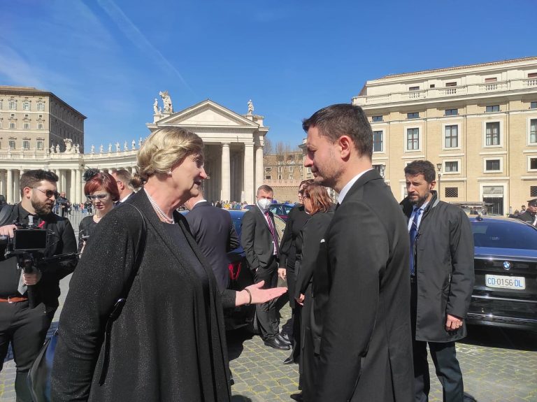 Valášek stiahol návrh o potratoch,aby sa nemohlo rokovať o Záborskej návrhu