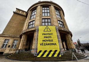 Dokedy budú slovenskí akademici ako brigádnici?