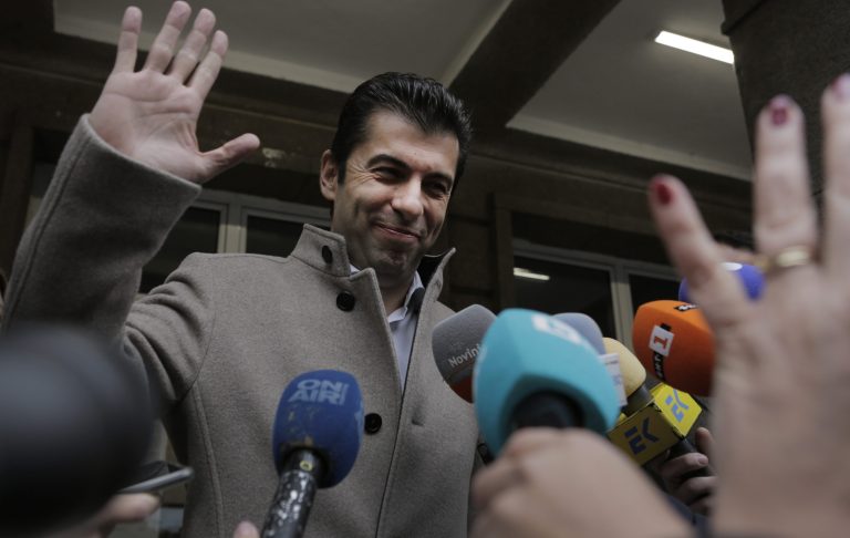 Bulharsko: Voliči rozhodujú v predčasných parlamentných voľbách