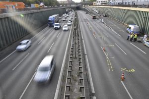 Nemecké riešenie závislosti na ruskej rope? Nedeľný zákaz jazdenia a stovka na Autobahne