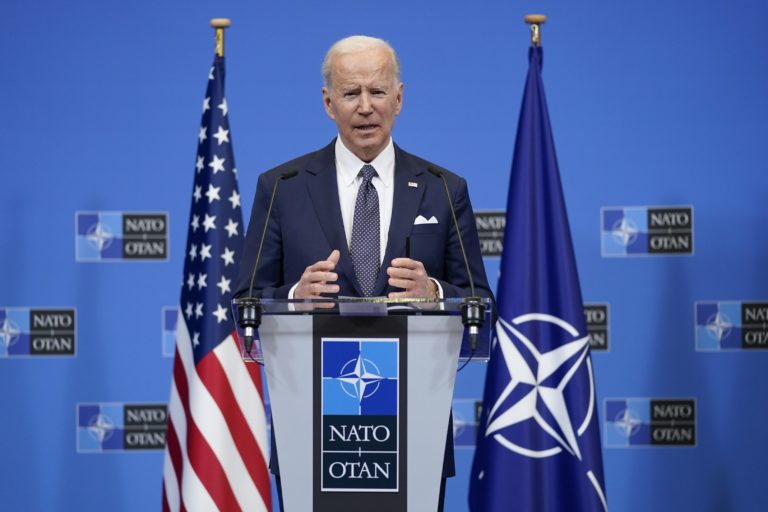 Vyššie zdanenie korporácií aj superboháčov, masívne výdavky na obranu i na pomoc Ukrajine. Biden predstavil návrh rozpočtu