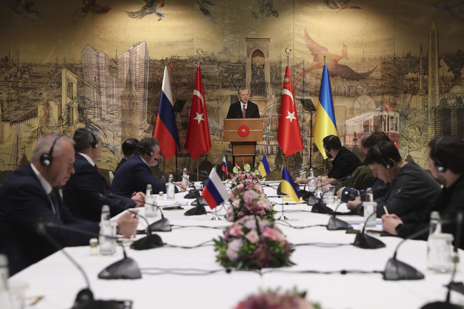 Mierové rusko-ukrajinské rozhovory v Istanbule v marci 2022. 
Foto: TASR/AP