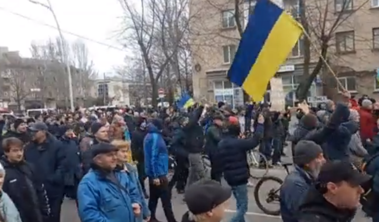 Ukrajina: Ruskom ovládané mesto Melitopol zasiahol výbuch, deň pred referendami