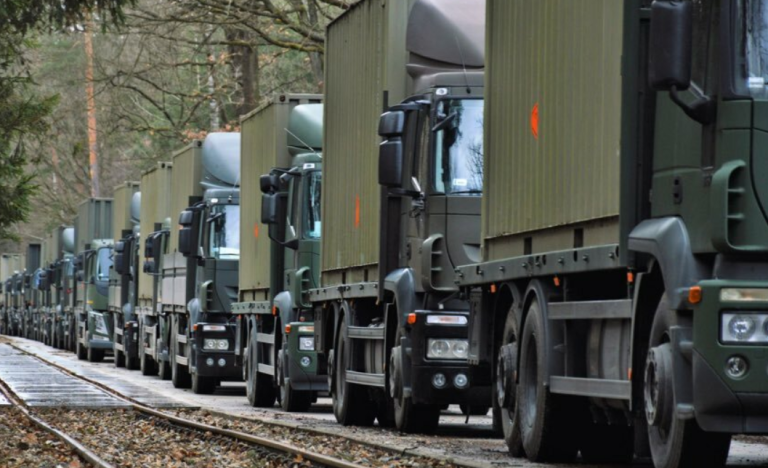 Trump prvýkrát schválil predaj zbraní Ukrajine