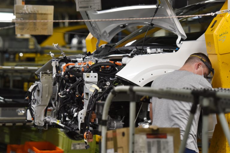 Počet cudzincov pracujúcich na Slovensku stúpa, v októbri ich bolo cez 85-tisíc