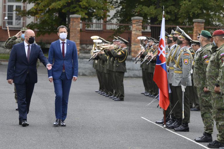 Naď: Ukrajina nás nepožiadala o stíhačky Mig-29, nerokuje sa o tom. Ich poskytnutie však podľa Hegera prichádza do úvahy