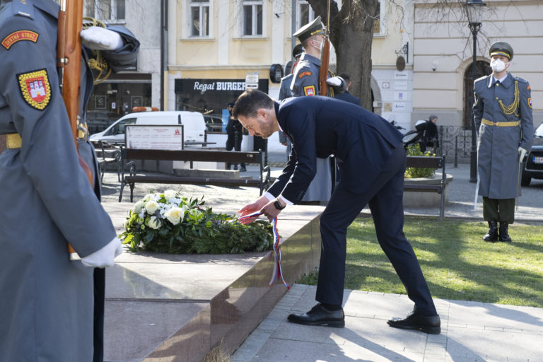 Heger: Nacizmus, fašizmus a komunizmus majú na Slovensku verných prívržencov. A práve tí sú dnes spojencami Putina