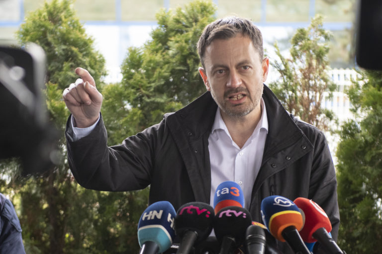 Heger: Fico a Pellegrini sa správajú ako ruskí agenti. Už len môžeme čakať, že sa dozvieme, že sú platení z ruských peňazí