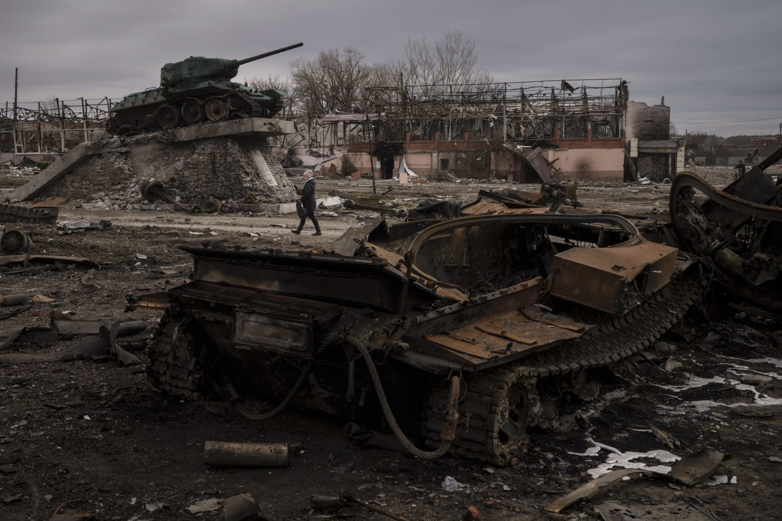 Zničený ruský tank. Foto: TASR/AP