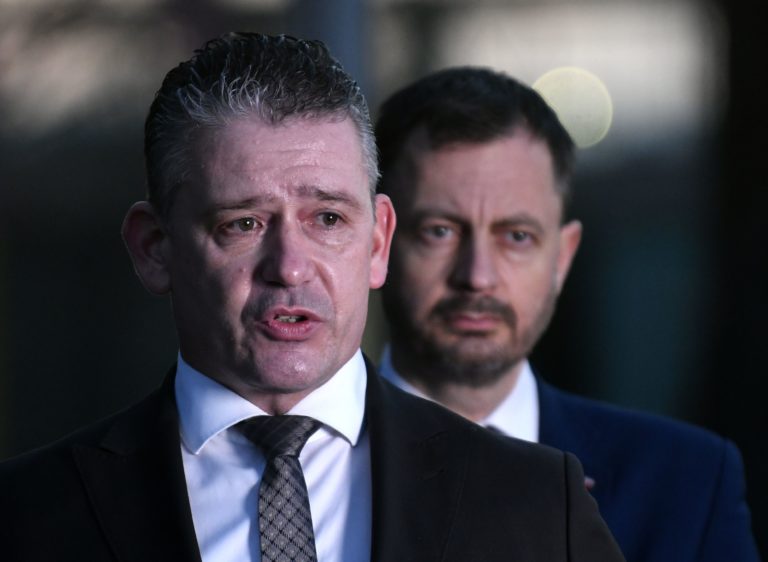 Mikulec po odovzdaní S-300 Ukrajine: Teoreticky by sme mohli poslať aj stíhačky