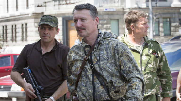 Bývalý minister obrany separatistov Strelkov: Rusov na Donbase čaká osud Nemcov pri Kursku