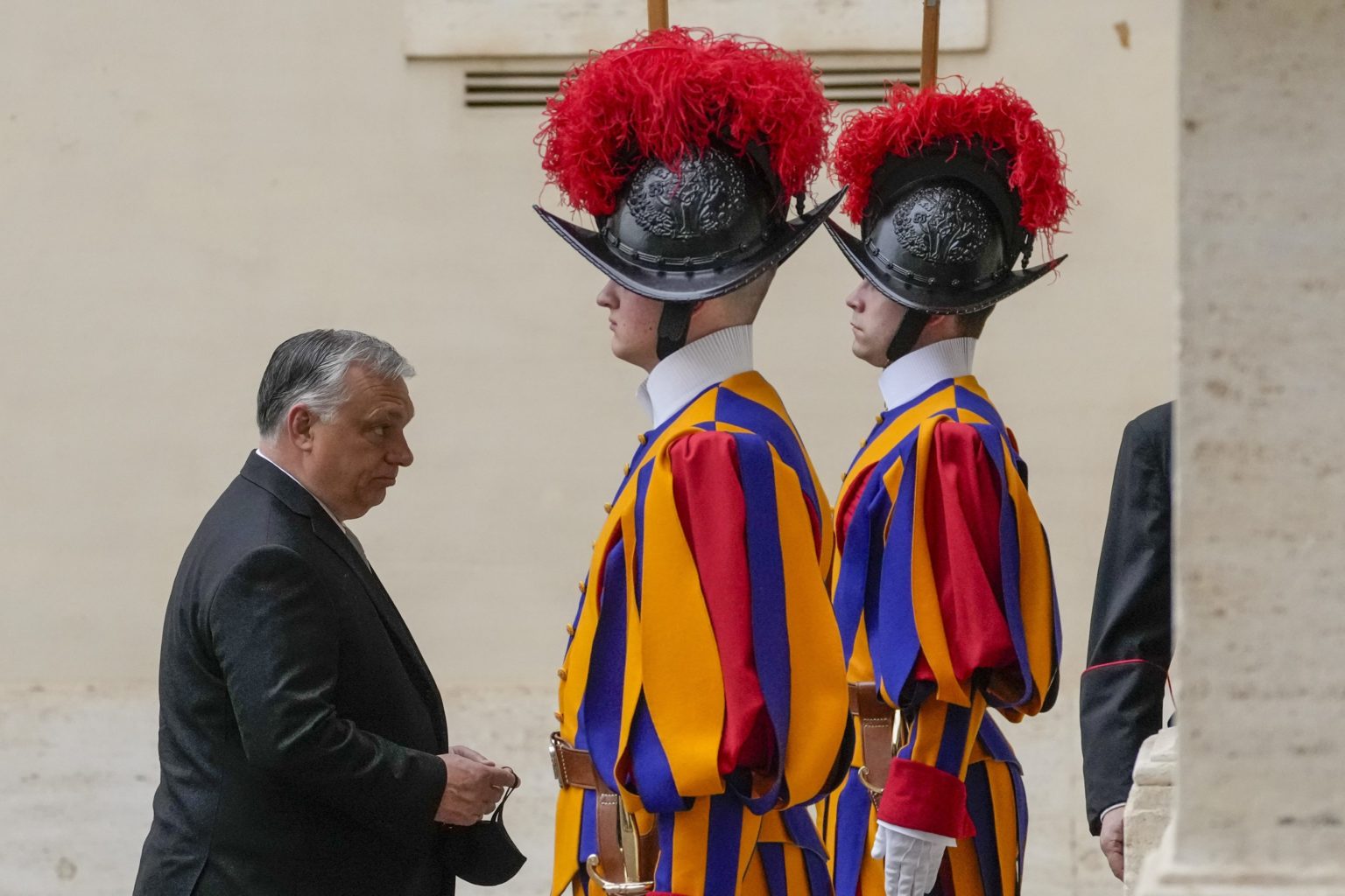 Viktor Orbán ide k pápežovi. Foto: AP/TASR