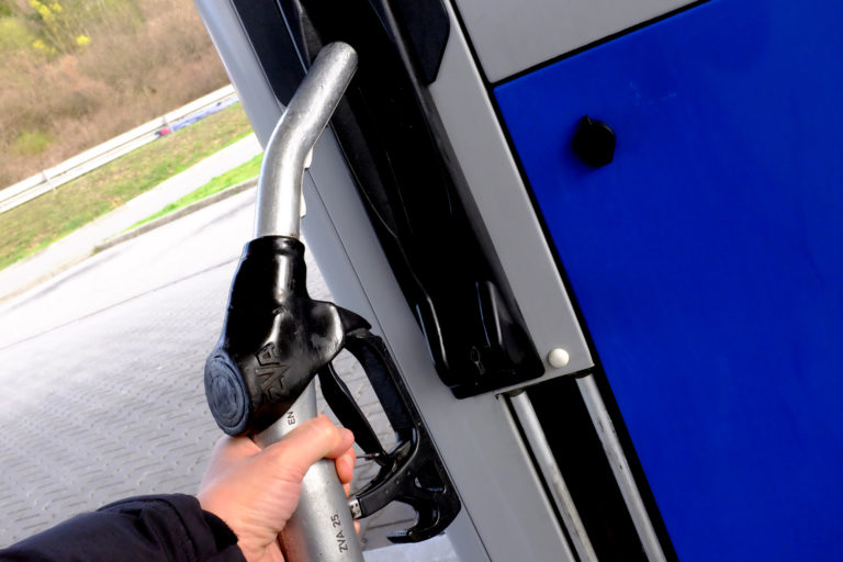 Analytička: Ceny PHM by sa meniť výrazne nemali. Nafta je o takmer 40 percent drahšia ako vlani