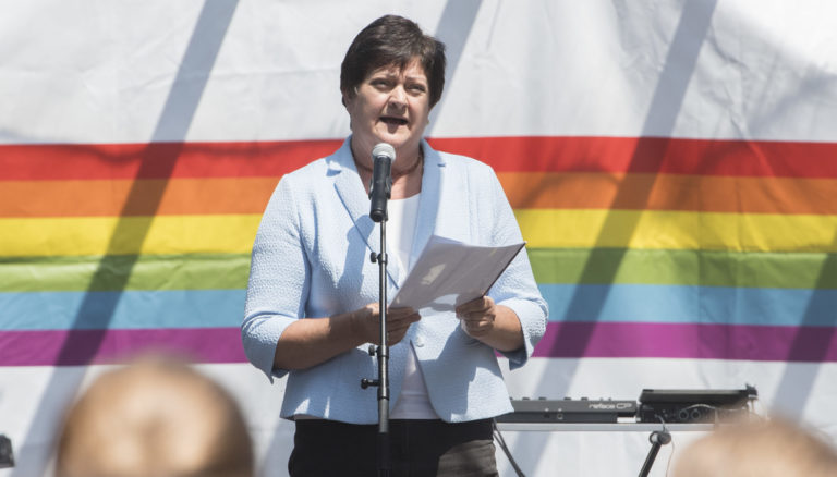 Na snímke verejná ochrankyňa práv Mária Patakyová počas prejavu na podujatí Festival Dúhový PRIDE Bratislava 2018 na Hviezdoslavovom námestí v Bratislave 14. júla 2018. Foto: Martin Baumann/TASR