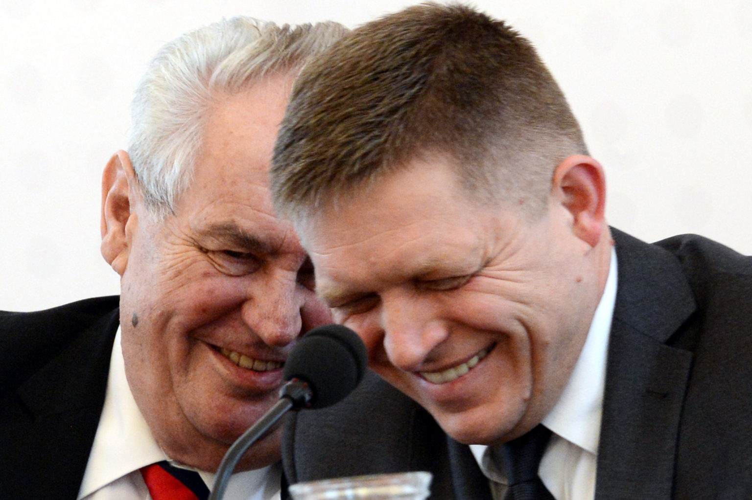 Miloš Zeman a Robert Fico. Foto: Štefan Puškáš/TASR