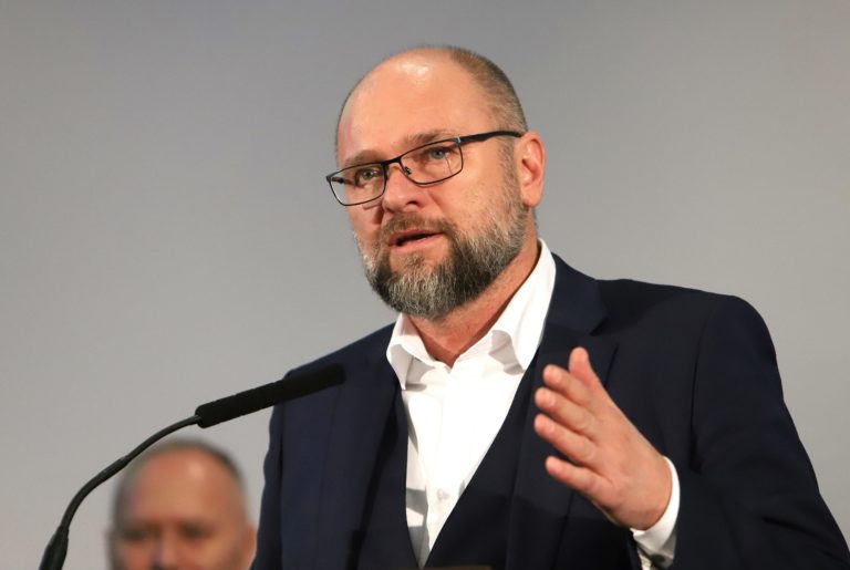 Sulík: Na výnimke budeme trvať. Slovnaft nemôže okamžite prejsť z ruskej ropy na iný druh