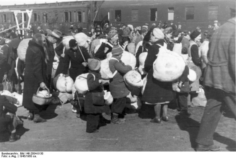 Ukrajinu ochotnejšie podporujú štáty, ktoré v minulosti potlačili svoje menšiny. A čo Slovensko?