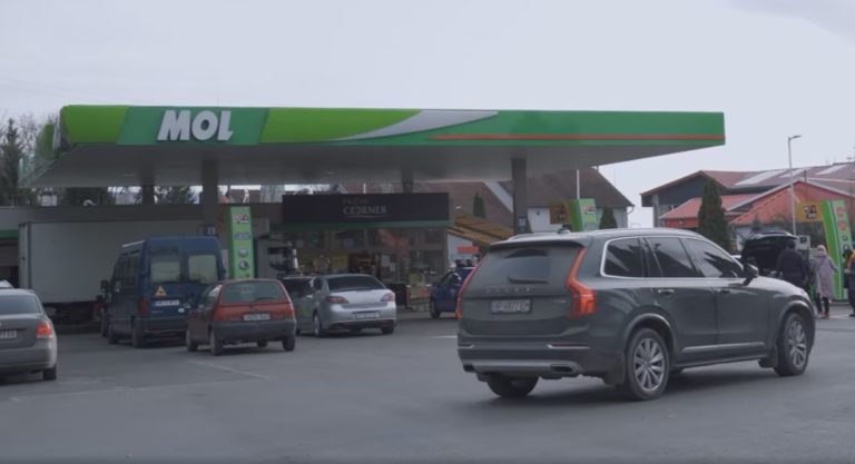 Eurokomisár vyzval Maďarsko, aby zrušilo vyššie ceny palív pre cudzincov. V EÚ je cenová diskriminácia zakázaná