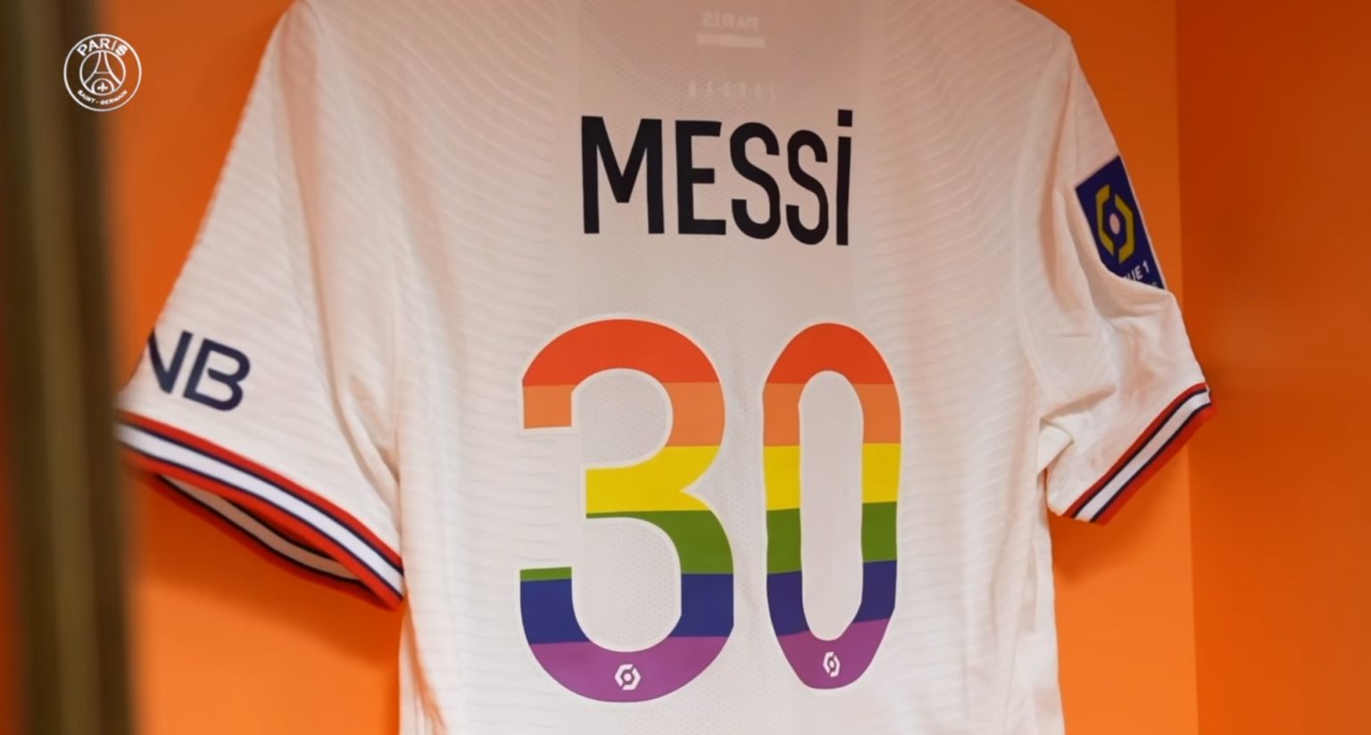 Dres Lionela Messiho. Foto: reprofoto facebook/Paris Saint- Germain
