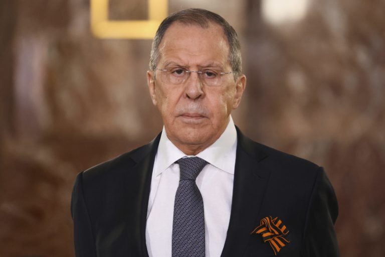 Lavrov: Sankcie na vývoz ropy nemajú vplyv. Naopak, Rusko tento rok očakáva výrazný rast ziskov