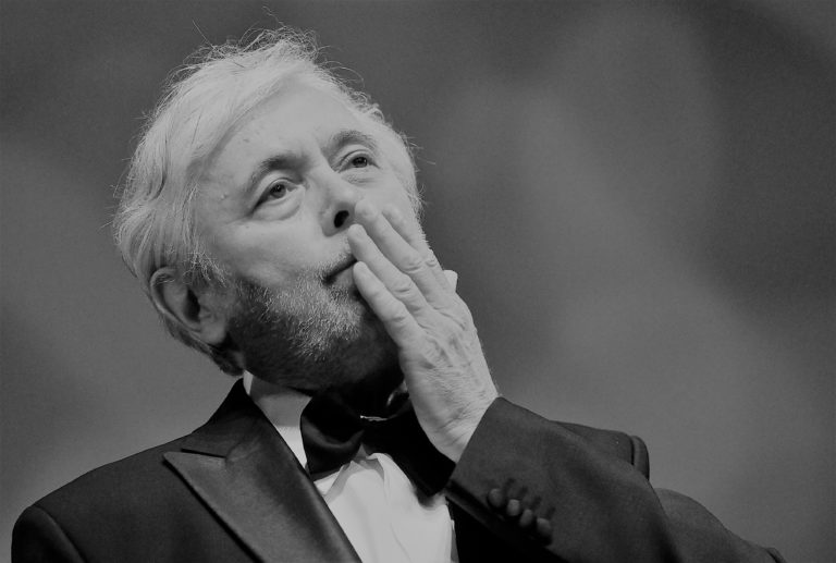 Zomrel český herec Josef Abrhám. Preslávil ho najmä kultový film Vrchní, prchni!