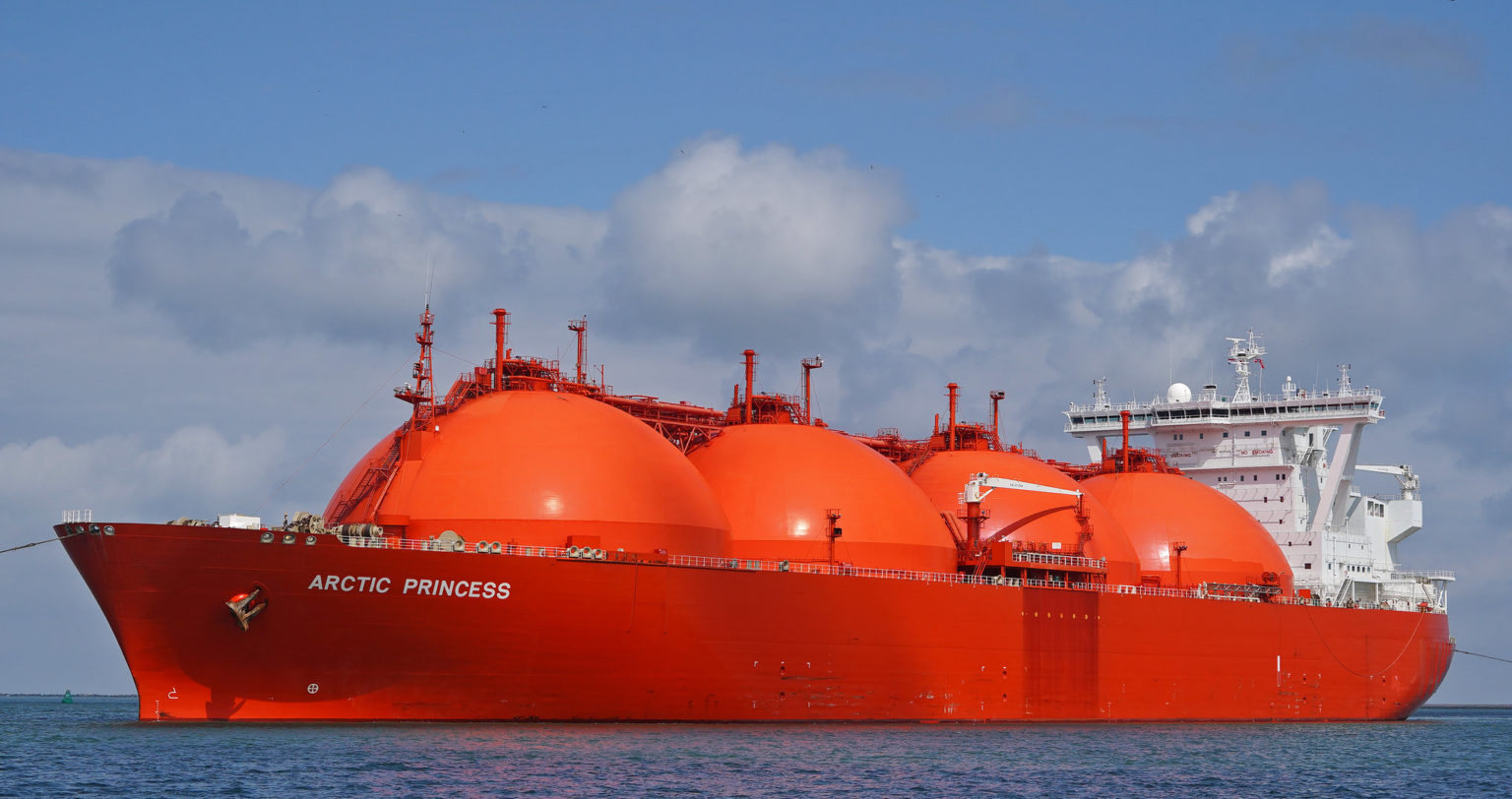 LNG tanker Arctic Princess pri Rotterdame. Foto: flickr.com/Kees Torn