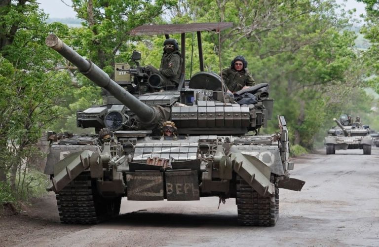 Ruská ofenzíva na Donbase sa rozbieha. Ukrajinci sa stiahli z viacerých území