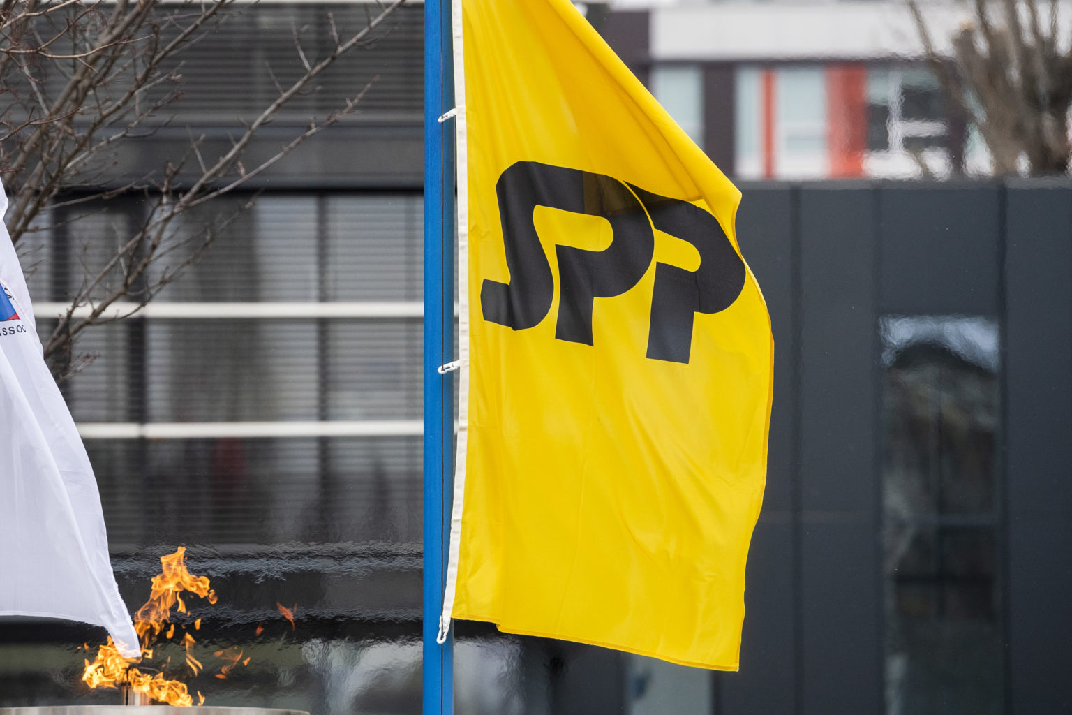 Vlajka Slovenského plynárenského priemyslu (SPP). Foto: Jaroslav Novák/TASR