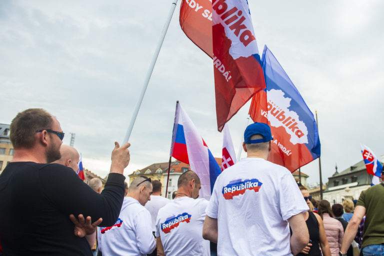 V prieskume vedú progresívci, Republika by od posledného merania stratila päť mandátov