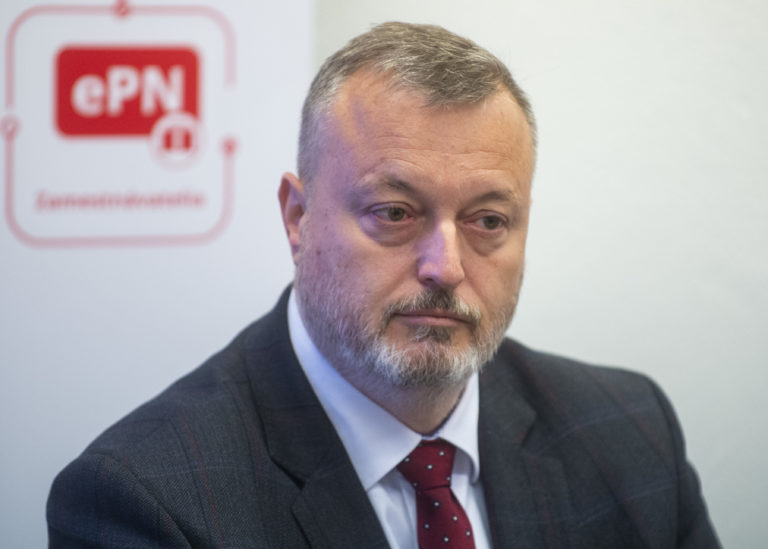 Krajniak: Veto prezidentky musíme prelomiť