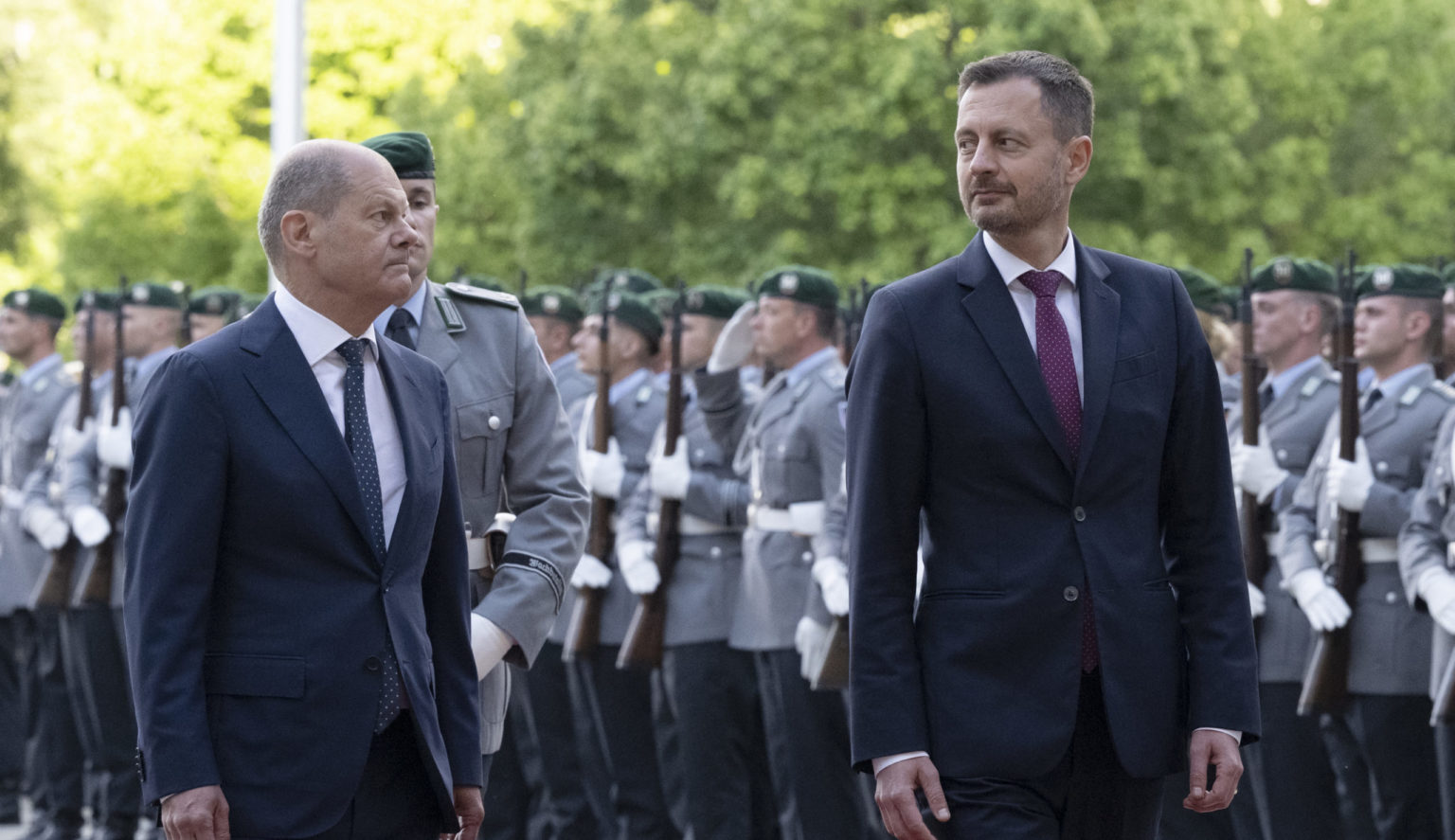 Olaf Scholz a Eduard Heger. Foto: TASR/Pavel Neubauer