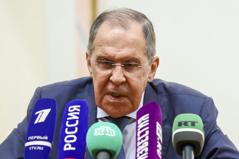 Lavrov musel zrušiť návštevu Srbska, okolité krajiny uzavreli vzdušný priestor