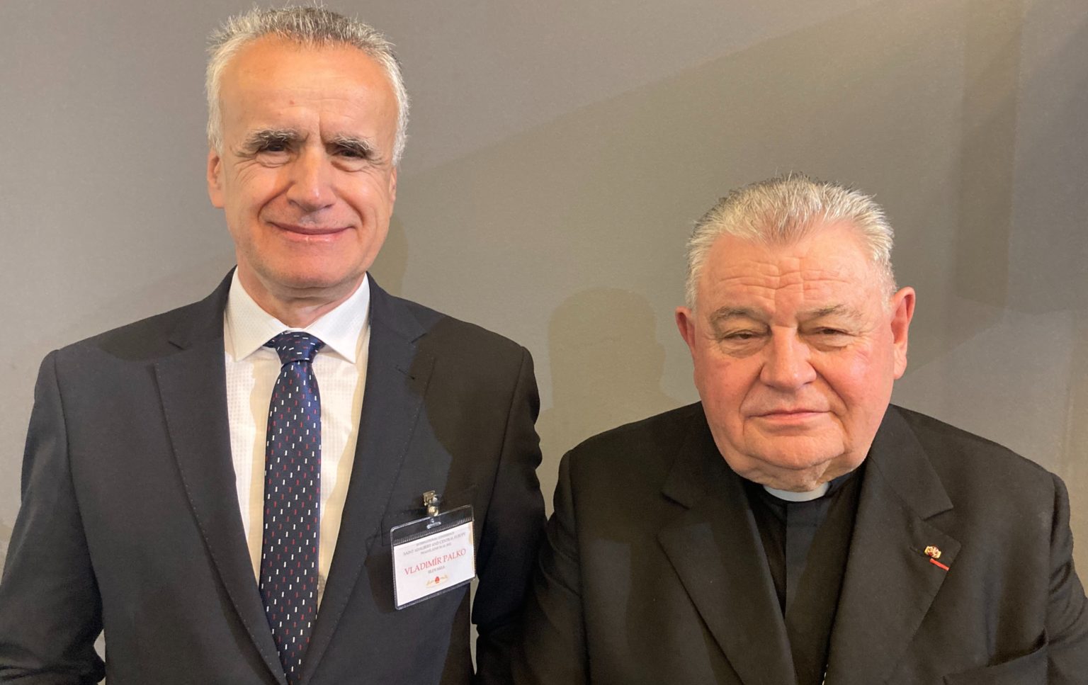 Jeho Eminencia kardinál Dominik Duka a laureát Ceny svätého Vojtecha Vladimír Palko po odovzdaní ocenenia v roku 2022. Foto: J. Daniška