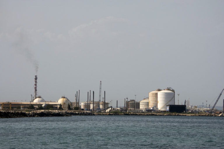 Naftogaz: Sankcie proti Lukoilu neovplyvnili objem tranzitu ropy cez Ukrajinu