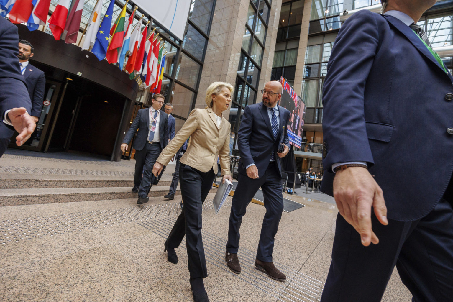 Ursula von der Leyenová a Charles Michel. Foto: TASR/AP 