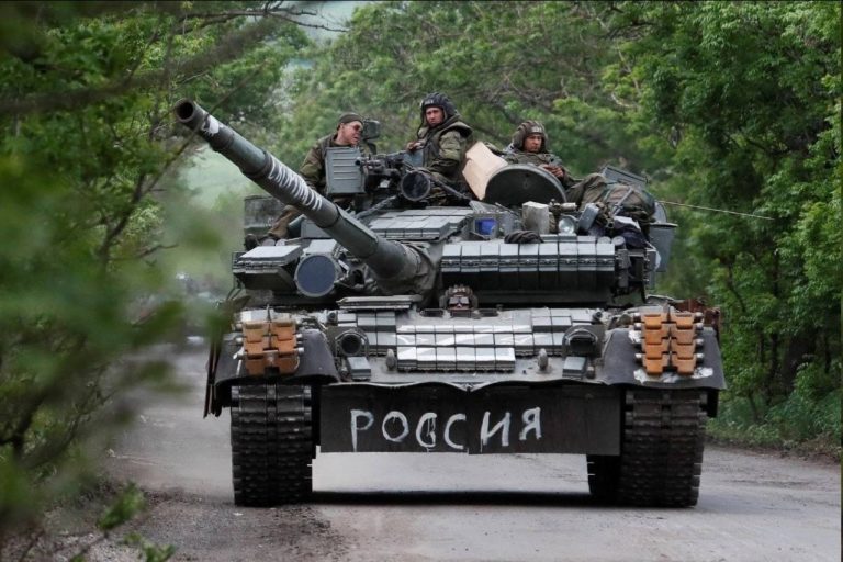 Ruský tank na Ukrajine. Foto: Twitter