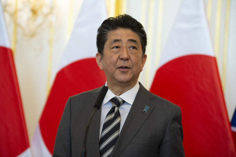 Japonsko: Štátny pohreb expremiéra Abeho bude stáť 12 miliónov dolárov