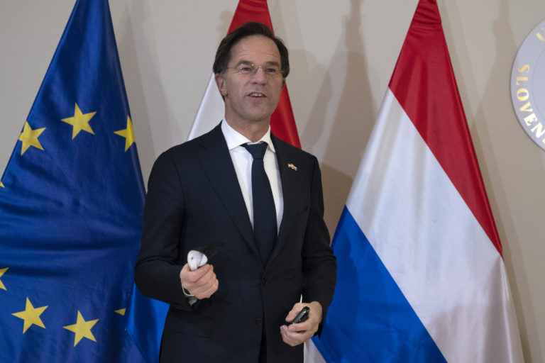 Šéf NATO Rutte: USA nemajú v pláne stiahnuť vojenské jednotky z Európy