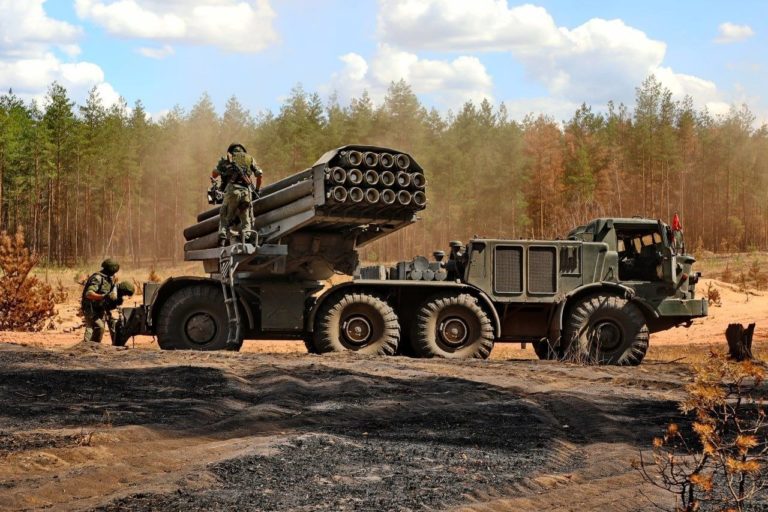 Sankcie a ruský zbrojársky priemysel: Ako riešia Rusi problémy s chýbajúcimi technológiami