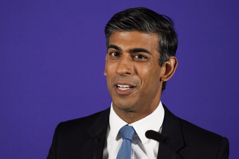 Spojené kráľovstvo: Sunak potvrdil, že sa bude uchádzať o premiérsky post