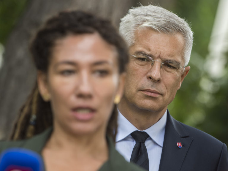 Nicholsonová nevylučuje vstup do nového politického projektu. Spomína Korčoka, Mikloša a Dzurindu