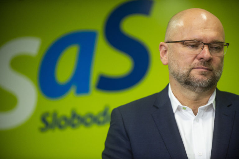 SaS vylučuje akúkoľvek formu opozičnej zmluvy. Podľa liberálov ide o spor slušné Slovensko verzus Matovič