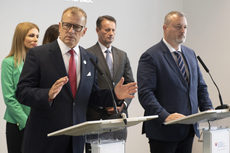 Sme rodina posilnia traja noví poslanci. Hnutie sa tak vyrovná SaS