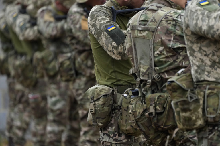 Sky News: Spojené kráľovstvo rozširuje výcvikový program pre nových ukrajinských vojakov