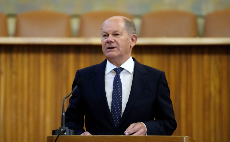 Olaf Scholz je za väčšinové rozhodovanie v EÚ. Pri zahraničnej politike a daniach by tak neplatilo právo veta