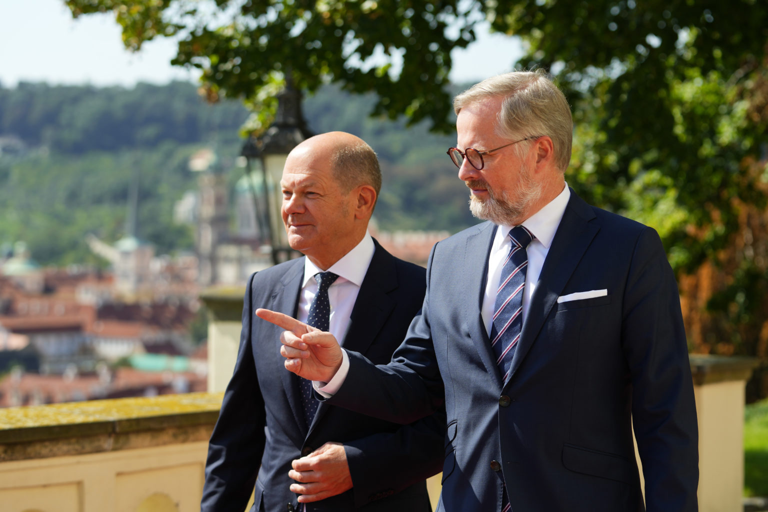 Olaf Scholz a Petr Fiala Foto: TASR/AP