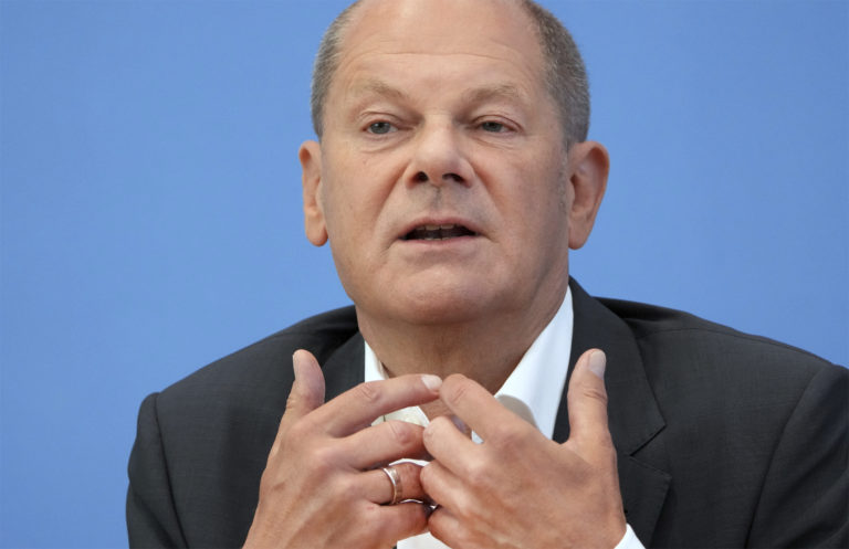 Po islamistickom útoku v Solingene bude Olaf Scholz rokovať s opozíciou