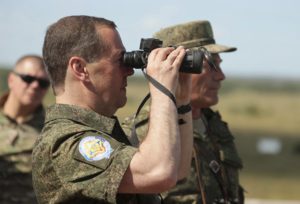 Medvedev navštívil ruských vojakov neďaleko frontovej línie na Ukrajine