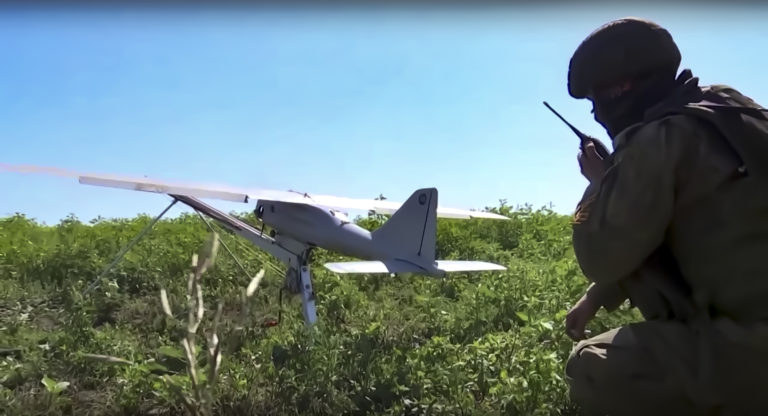 Rusko má údajne tajný projekt na vývoj vojenských dronov v Číne