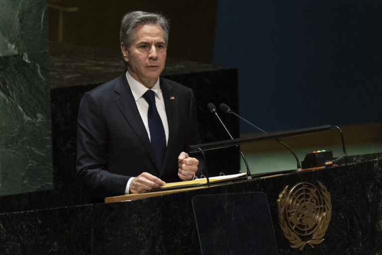 Blinken vyzval na zabránenie eskalácie medzi Izraelom a Hizballáhom